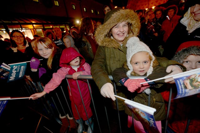 Santa arrival and Christmas lights switch-on at Priory Meadow 2016. SUS-161118-101336001