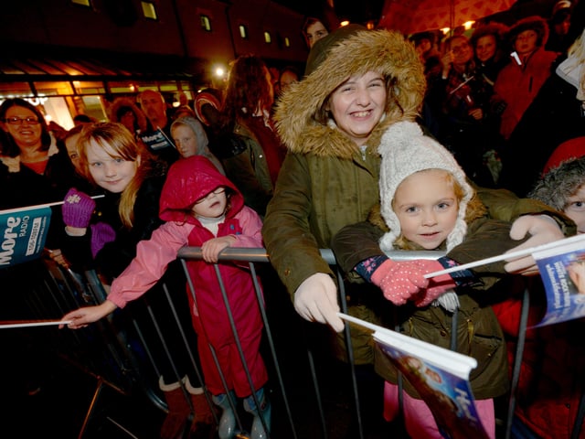 Santa arrival and Christmas lights switch-on at Priory Meadow 2016. SUS-161118-101336001