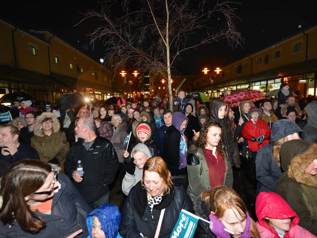 Santa arrival and Christmas lights switch-on at Priory Meadow 2016. SUS-161118-101200001