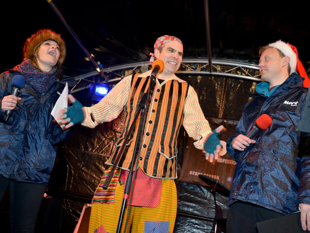 Santa arrival and Christmas lights switch-on at Priory Meadow 2016. Panto star Ben Watson. SUS-161118-101212001