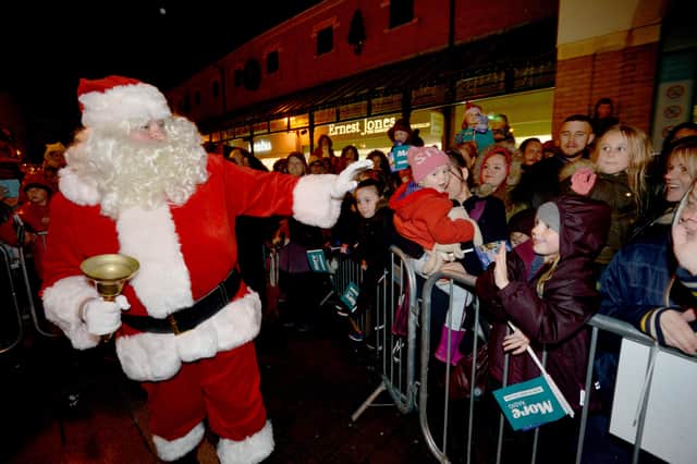 Santa arrival and Christmas lights switch-on at Priory Meadow 2016. SUS-161118-101248001
