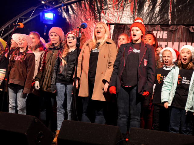 Santa arrival and Christmas lights switch-on at Priory Meadow 2016. SUS-161118-100928001