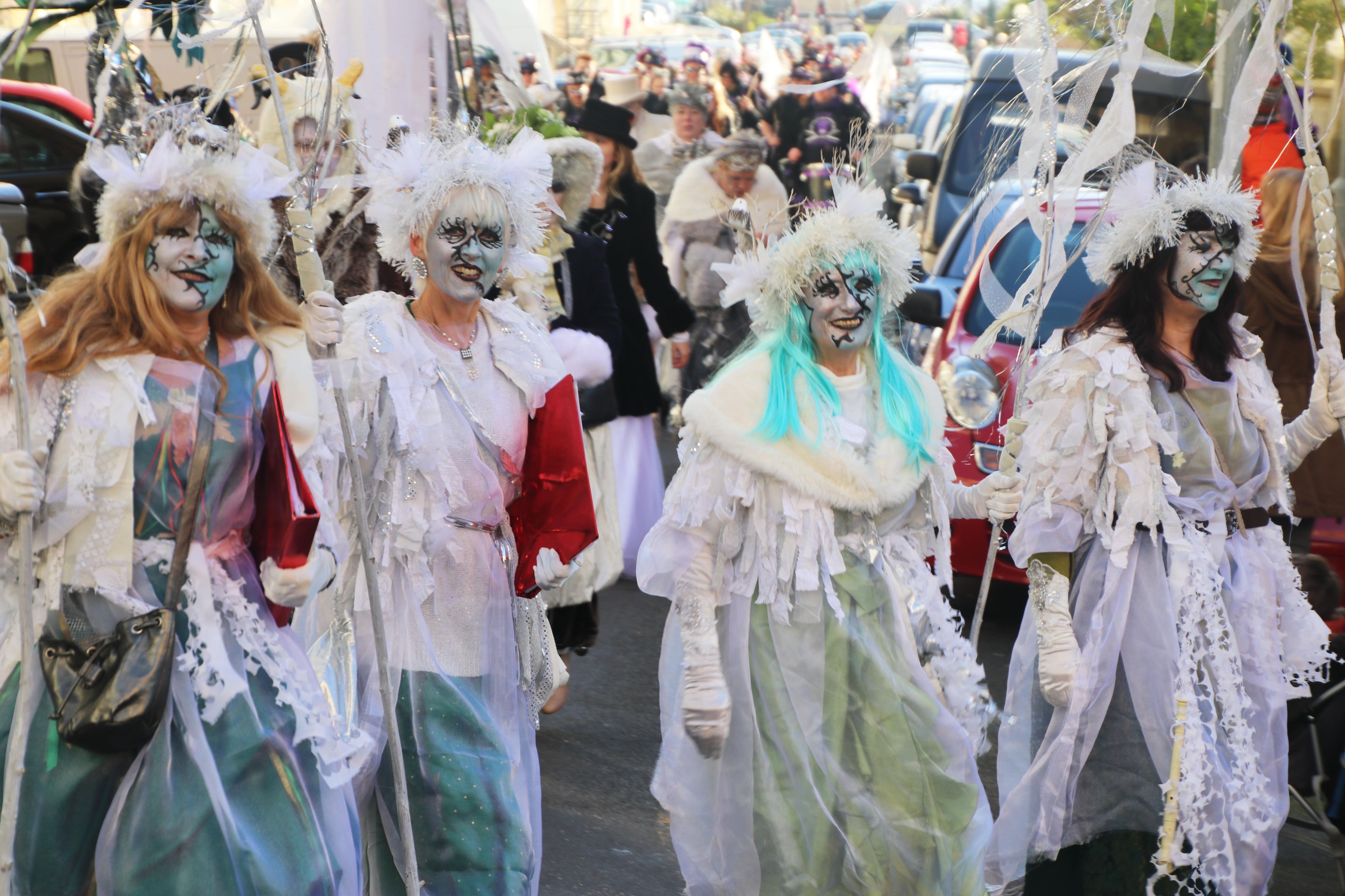 St Leonards Frost Fair. Photo by Roberts Photographic SUS-171126-132108001