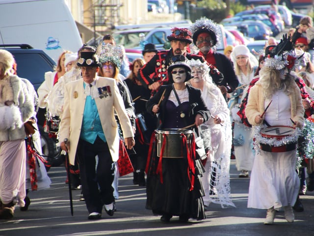 St Leonards Frost Fair. Photo by Roberts Photographic SUS-171126-132150001