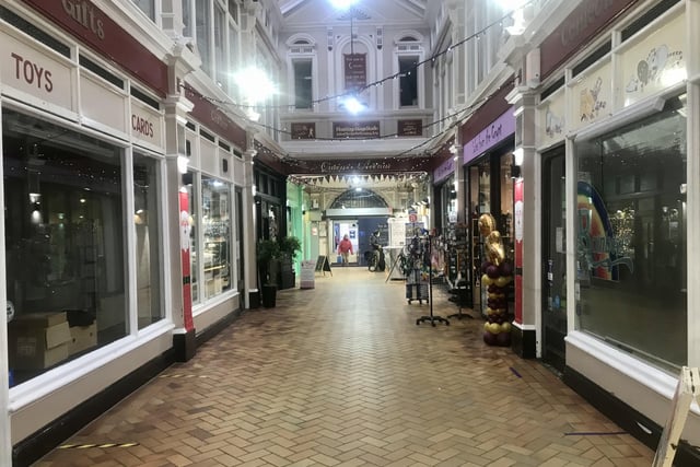Queens Arcade was built in 1882. In 1924, Scottish engineer John Logie Baird gave his first public demonstration of television at the site.