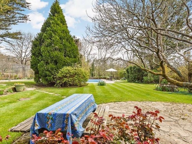Nuthurst Street, Nuthurst, Horsham, RH13. Photo from Zoopla.