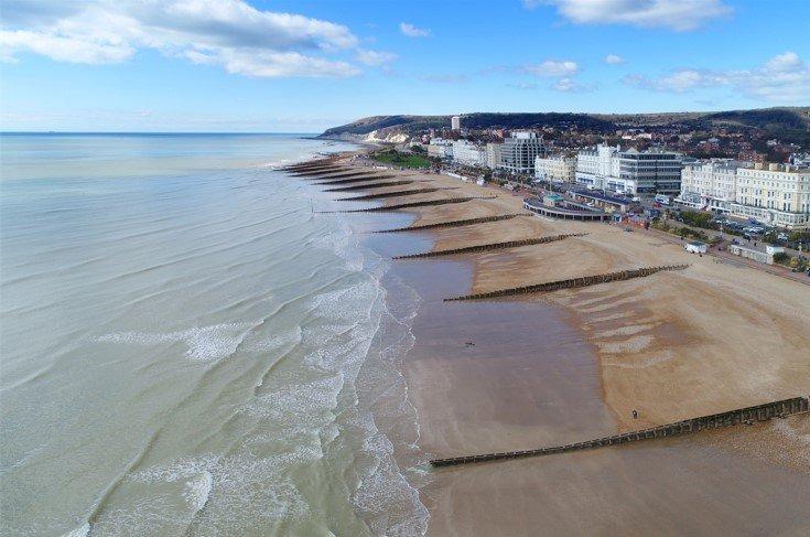 Eastbourne. SUS-211116-140728001