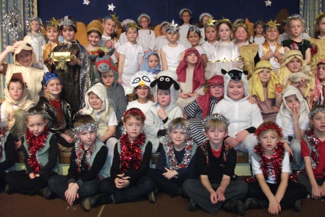 Battle and Langton Primary School nativity play 2014 SUS-141216-131259001