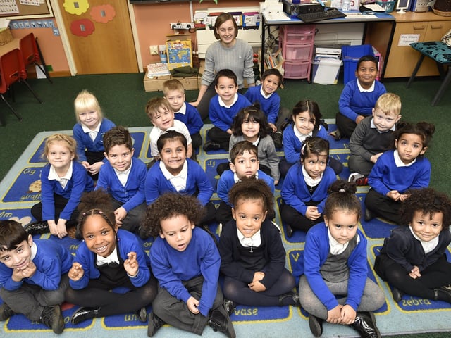 The Beeches School reception classes (3) Rec19 EMN-191127-150142009
