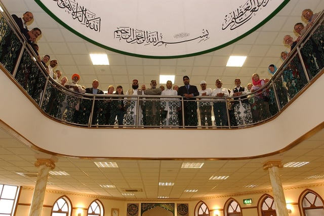 Visit to mosque at 406 Gladstone Street, as part of National  Heritage event, visitors met with mosque users and were given a tour in 2005.