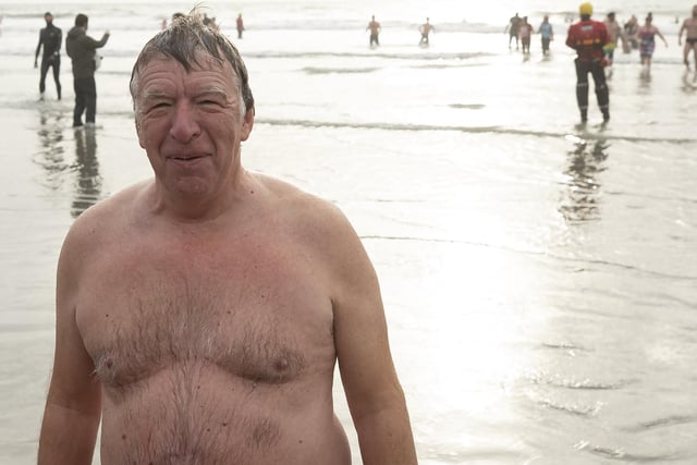 East Wittering New Year Big Dip 2022. Picture from Chris Hatton SUS-220201-111406001