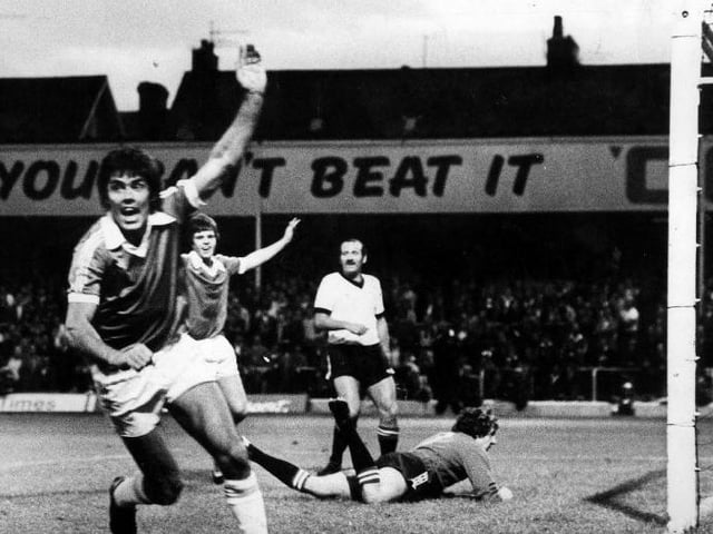 Big Ernie scored goals at every club during his lenghty Football League career, except between January and December 1976 which is the 11 months he spent at Posh after arriving for a club record £25k. The powerful centre-forward never settled at London Road and left after scoring 12 goals in 41 outings. He joined Mansfield for £20k and immediately started scoring again.