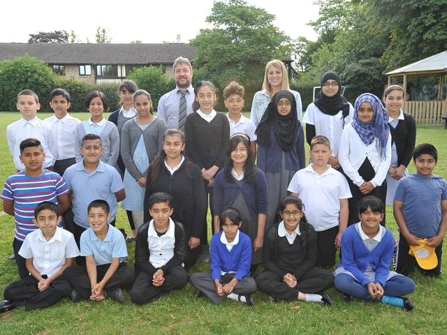 Year 6 leavers Y614 Beeches Primary school Mr Fisk and Miss Vanderlaan's class EMN-140626-155404009