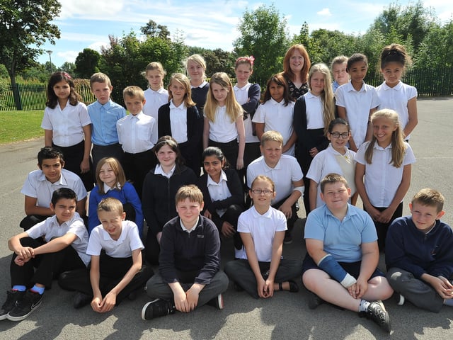 Year 6 leavers Y614 Eyrescroft Primary school Mrs Mitchell's class EMN-140626-155446009