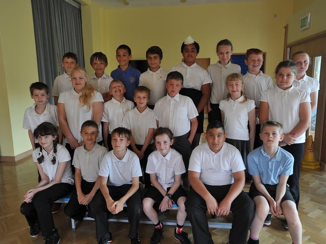 Y614 Year 6 pupils at Paston Ridings  primary school. Miss Chapman's  class. EMN-140618-164941009