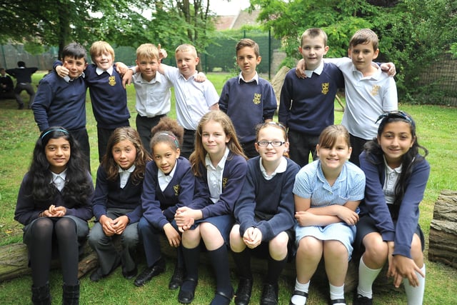 Y614 Year 6 pupils at St Augustine's school, Woodston.   Mrs  Potler's  class EMN-140620-162135009