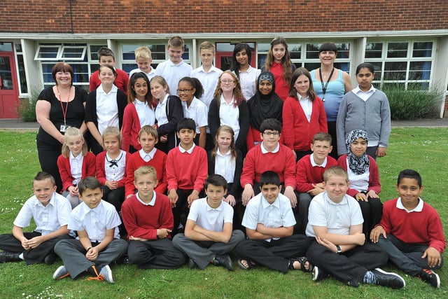Y614 Year 6 pupils at Dogsthorpe junior  school,     Miss Bland's  class EMN-140620-162158009