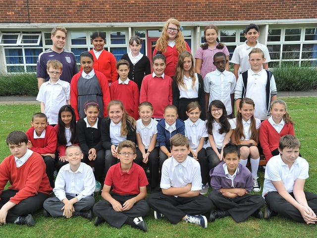 Y614 Year 6 pupils at Dogsthorpe junior  school,     Mr Scherling's  class EMN-140620-162210009