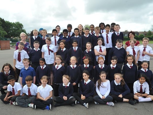 Y614 Year 6 pupils at Highlees primary school. EMN-140618-170053009