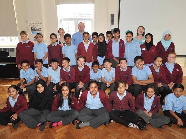 Year 6 leavers Y614 Shakespeare Class at Fulbridge Academy EMN-140624-150121009