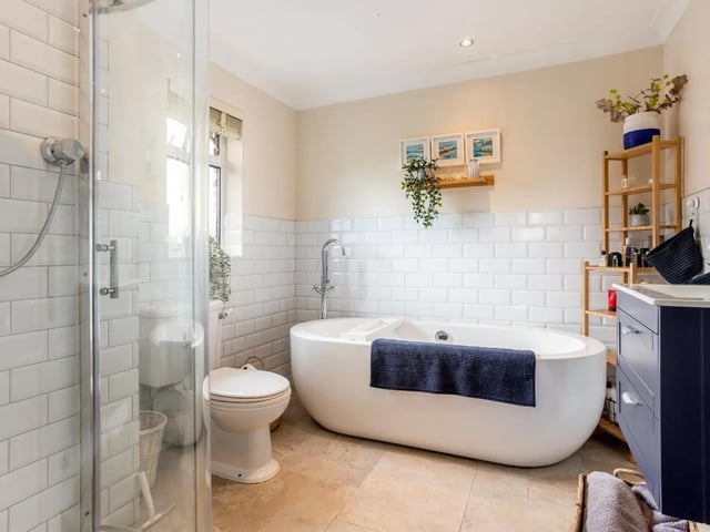 Six bedroom house for sale in Magdellen Court, Peterborough