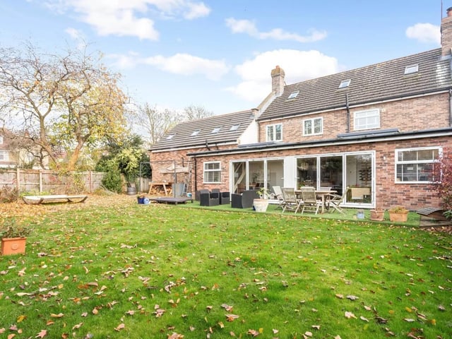 Six bedroom house for sale in Magdellen Court, Peterborough