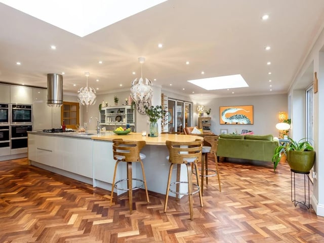 Six bedroom house for sale in Magdellen Court, Peterborough
