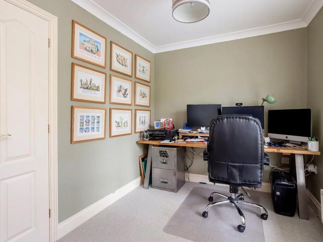 Six bedroom house for sale in Magdellen Court, Peterborough