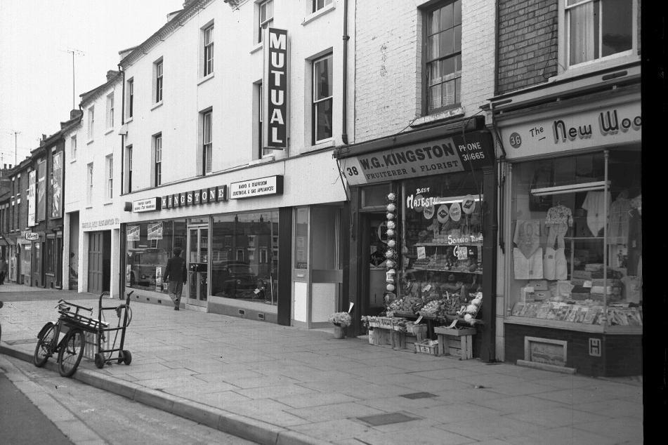 This image was used in a regular feature in the Chron, Looking Back, compiled by a former assistant of the paper, Peter Clarke. There's no date for the image - a lot of our glass plates were not filed with dates at the time - can any readers help?