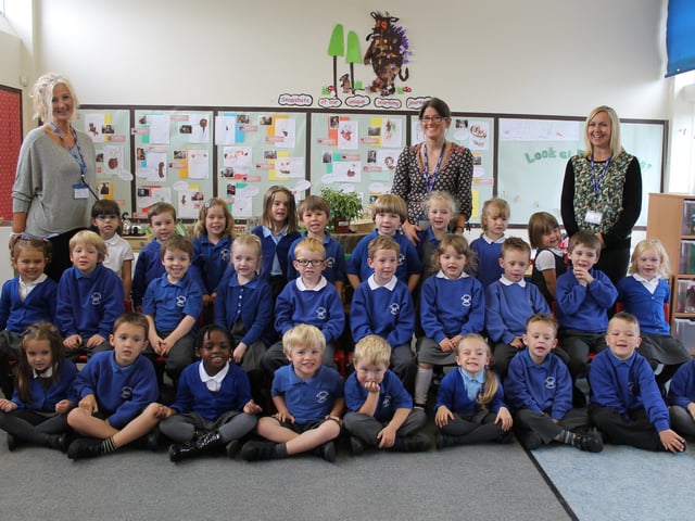 Motcombe School - Gruffalo Class. SUS-151021-102205001