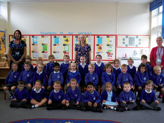 Motcombe School - Rainbow Fish Class. SUS-151021-102217001