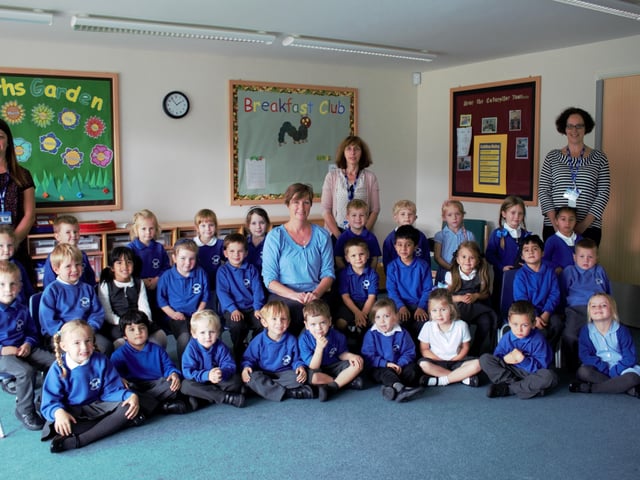 Motcombe School - Elmer Class. SUS-151021-102151001