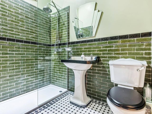 St Leonards Bath House SUS-221101-134931001