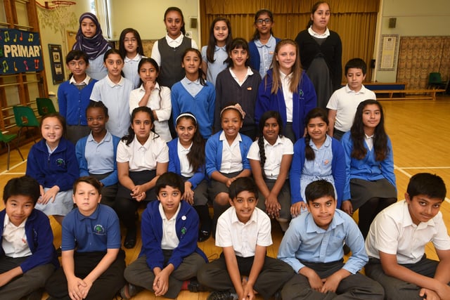 Y615 Year 6 leavers at Thorpe primary school.  Mrs Cordes class EMN-150907-231521009