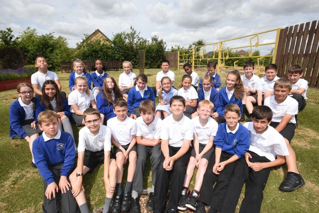 Y615 Year 6 leavers at Hampton Vale primary school  Mrs Simmons class EMN-150907-231304009