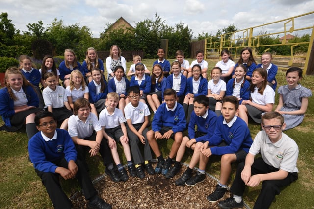 Y615 Year 6 leavers at Hampton Vale primary school  Miss Moat's class EMN-150907-231426009