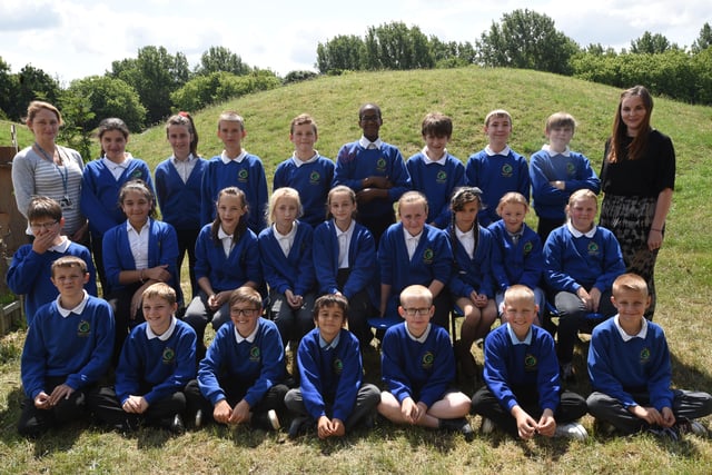 Y615 Year 6 leavers at  Watergall primary School Mrs Hine and Miss Billington's class EMN-150907-232540009