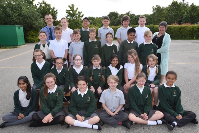 Y615 William Law C of E school year 6 leavers.  Mr Shang and Mrs Bailey's class EMN-150907-232120009