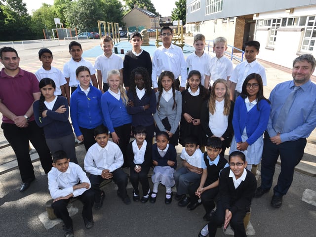 Y615 Year 6 leavers at The Beeches school Mr Fisk and Mr Hussain's class EMN-150907-232147009