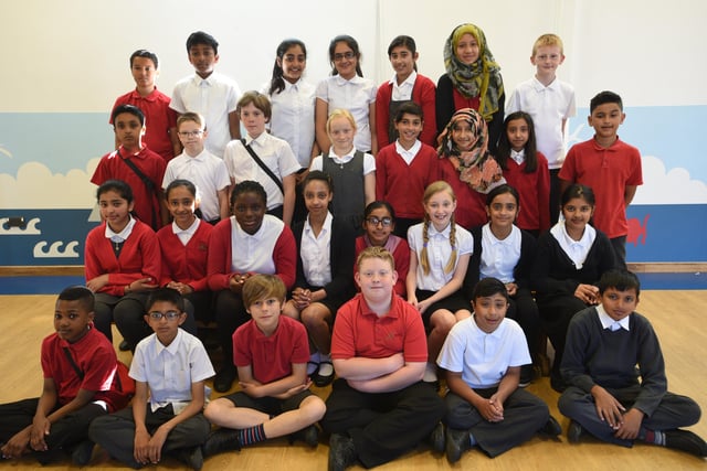 Y615 Year 6 leavers from Longthorpe primary school. Miss Barnsley class EMN-150907-235647009