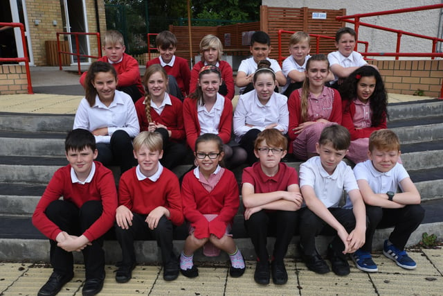 Y615 Year 6 leavers at Old Fletton Primary school. Miss Drew's class EMN-150907-234853009