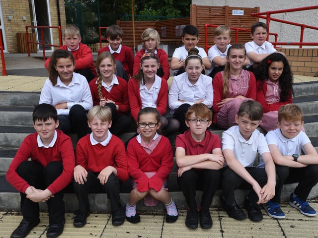 Y615 Year 6 leavers at Old Fletton Primary school. Miss Drew's class EMN-150907-234853009