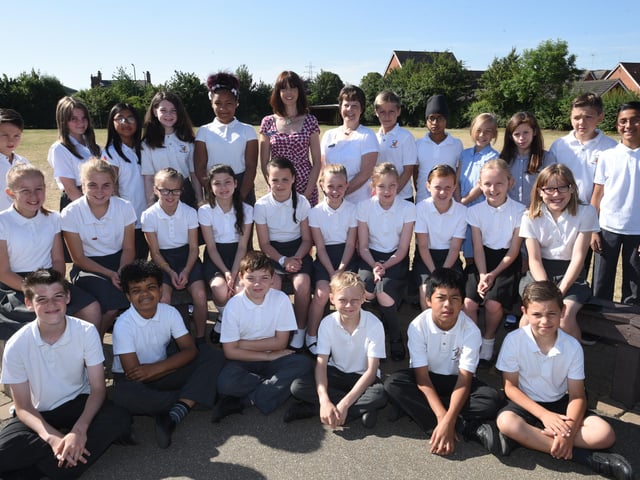 Y615 year 6 leavers at nene Valley primary school. EMN-150307-154250009