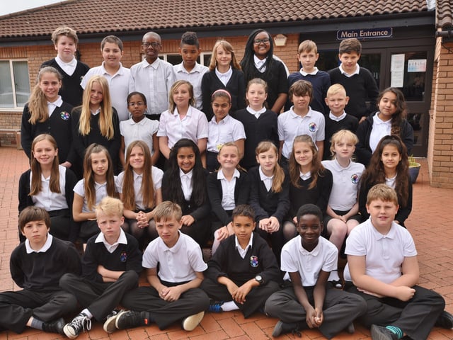 Y615 Year 6 leavers at Parnwell primary School EMN-150907-234727009