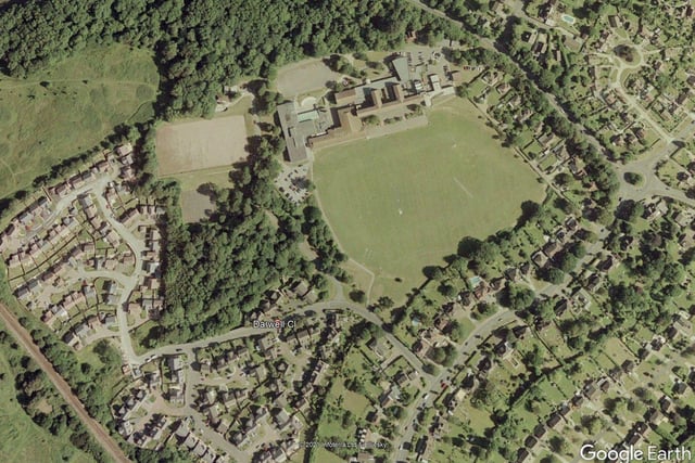 The site of The Grove School which then turned into St Leonards Academy Darwell Campus. Image supplied by Google Earth.

2004 SUS-220114-104958001