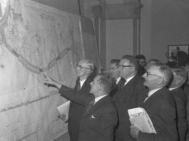 The caption for this picture reads: "County Borough of Northampton...Proposed scheme for the elimination of traffic congestion at Bridge Street Level crossing"