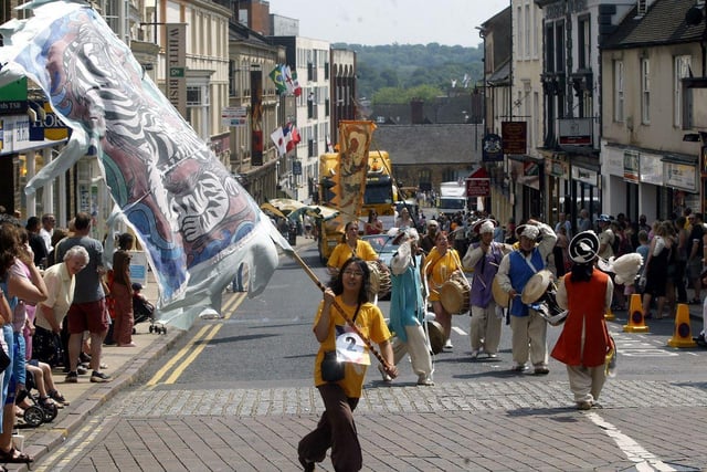 The carnival passing through Bridge Street in 2006