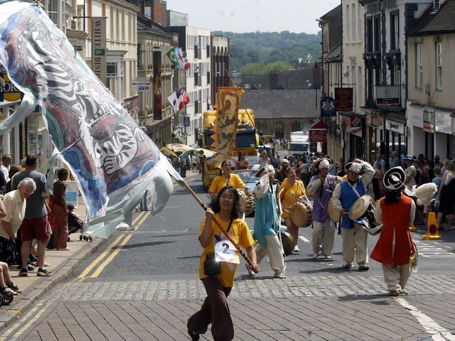 The carnival passing through Bridge Street in 2006