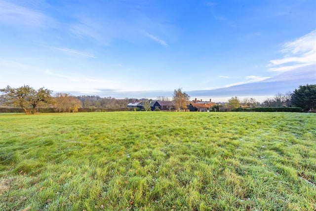 This property is set in circa 1.7 acres and surrounded by stunning open countryside
