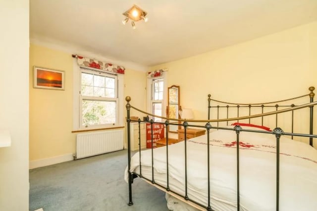 House for sale in North Mead, Petworth on Zoopla.